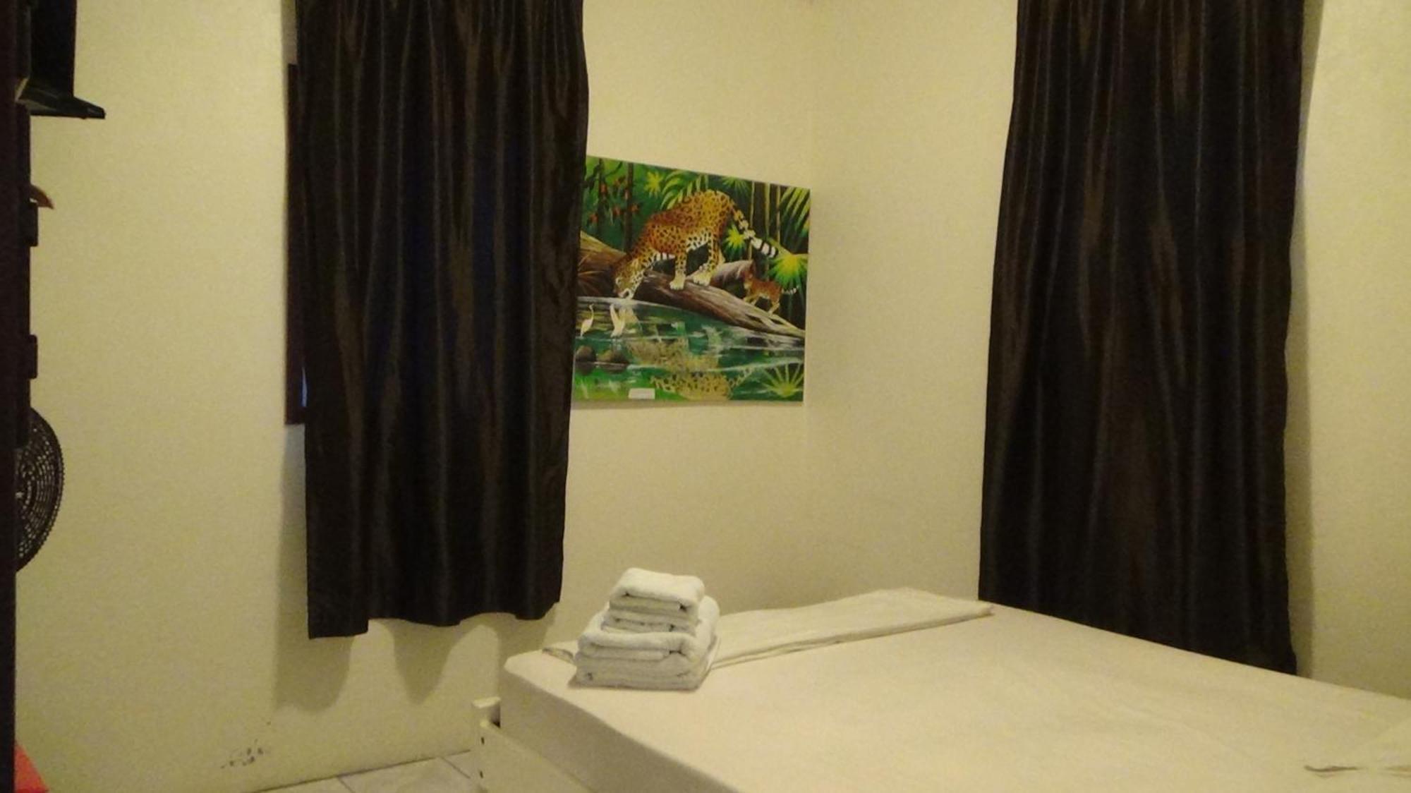 Hacienda Tropical Guest House Belmopan Room photo