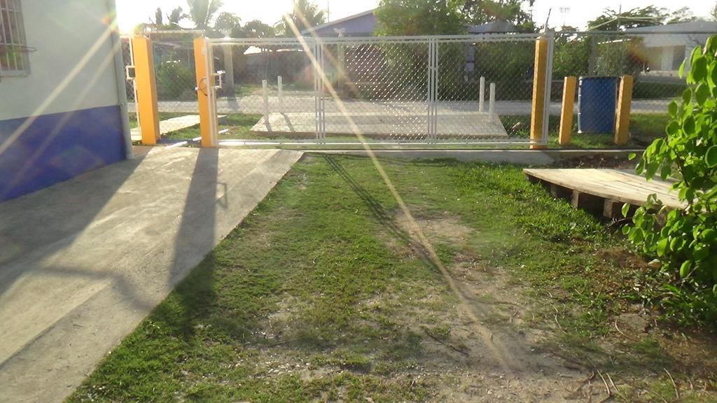 Hacienda Tropical Guest House Belmopan Exterior photo